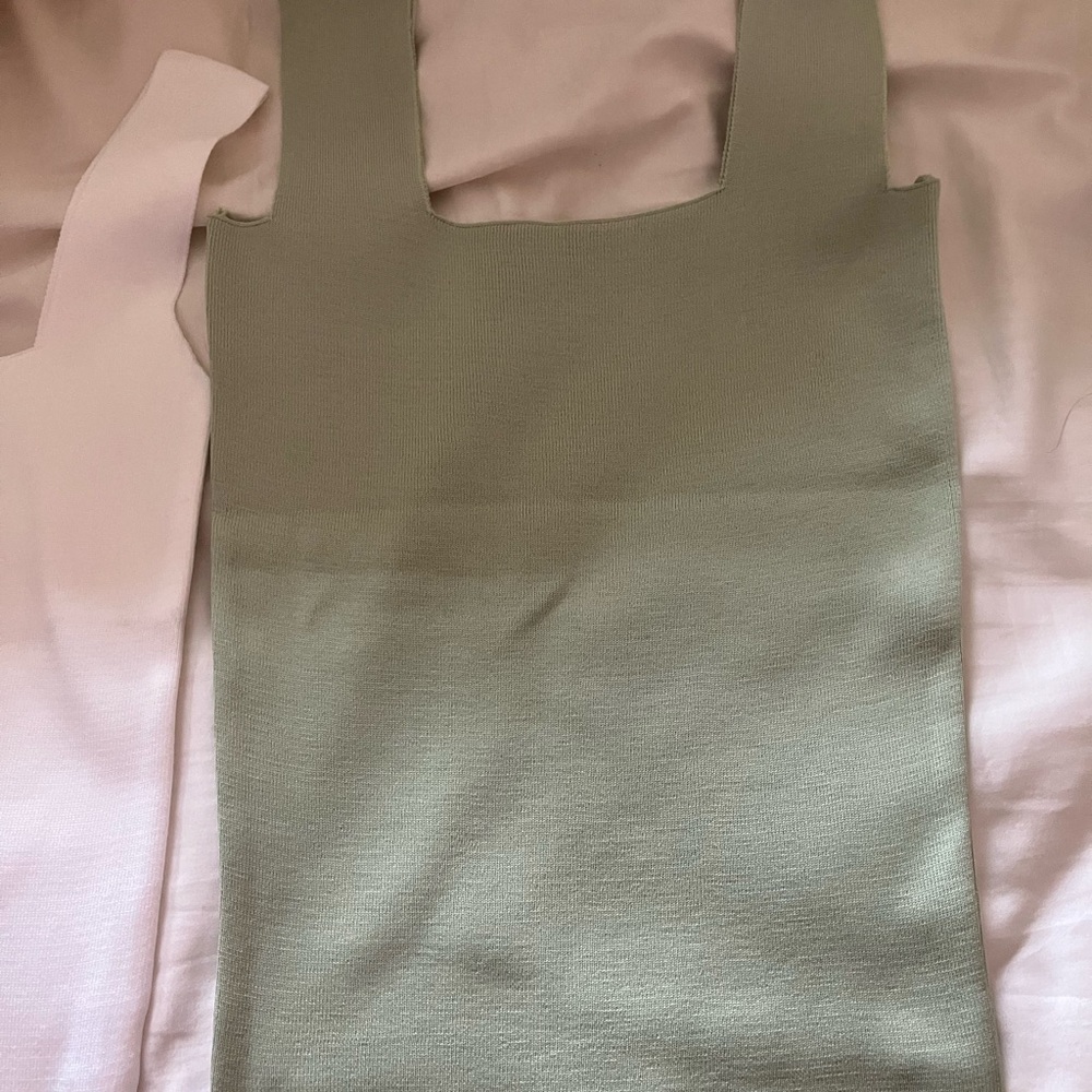 2 Basic Tops - image 3